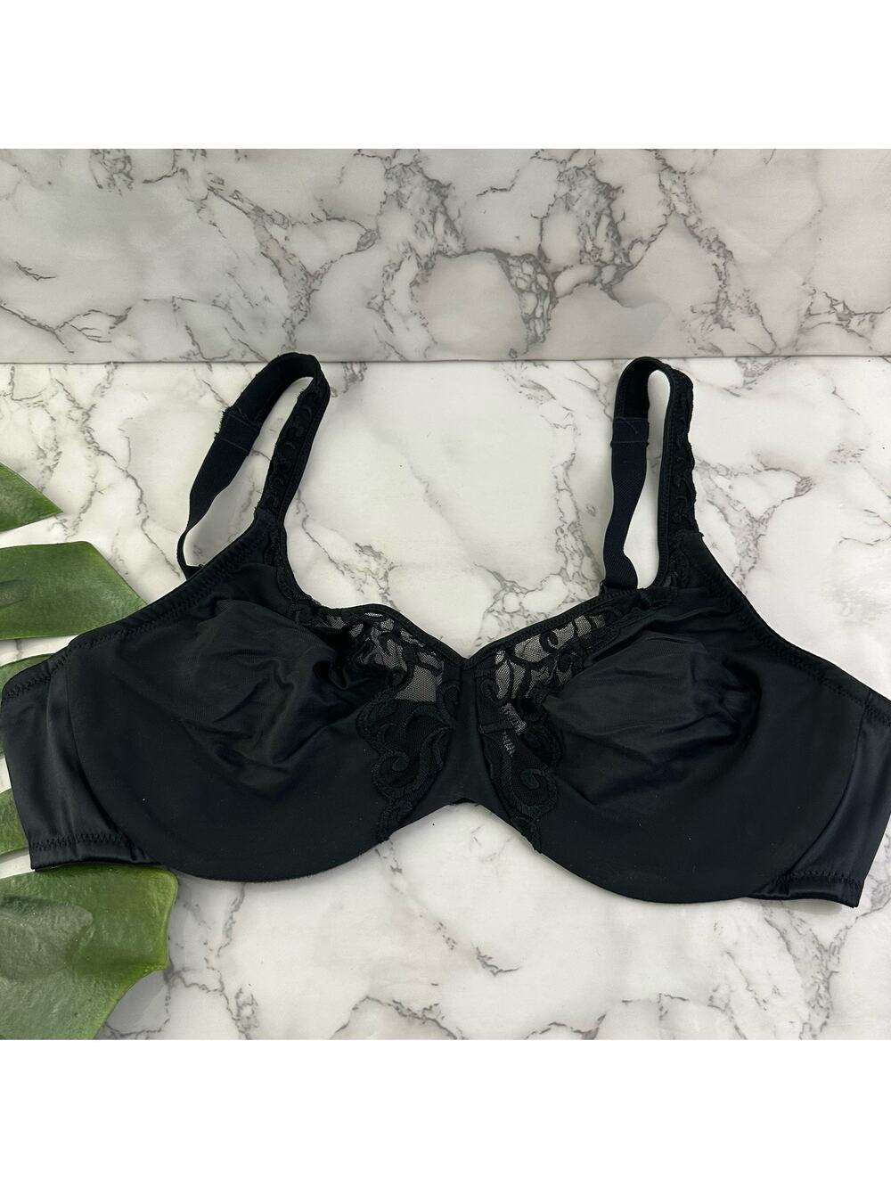 Lilyette by Bali Womens Minimizer Bra Size 40 C Black Lace Trim Underwire